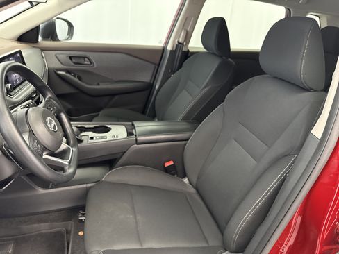 Used 2023 Nissan Rogue S image 7