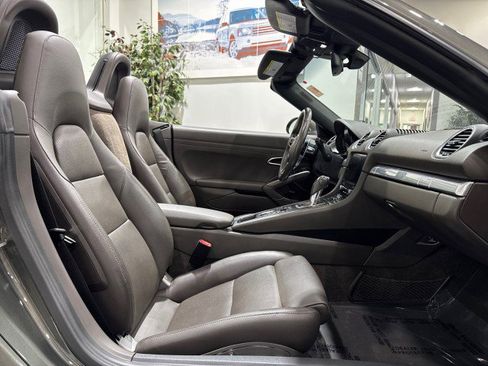 Used 2021 Porsche 718 Boxster image 50