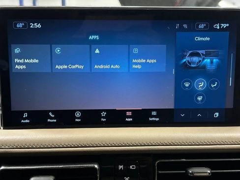Used 2022 Lincoln Nautilus Reserve AWD/4WD image 40
