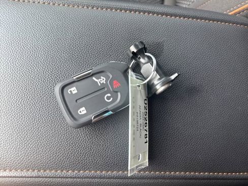 Certified 2023 GMC Acadia AT4 image 24