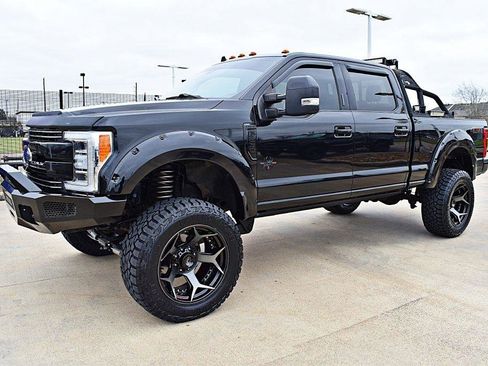 Used 2019 Ford F250 Lariat w/ Lariat Ultimate Package AWD/4WD image 12