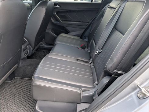 Certified 2024 Volkswagen Tiguan SE R-Line image 8