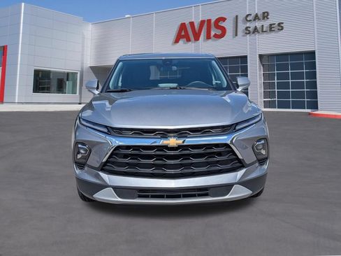 Used 2025 Chevrolet Blazer LT AWD/4WD image 2