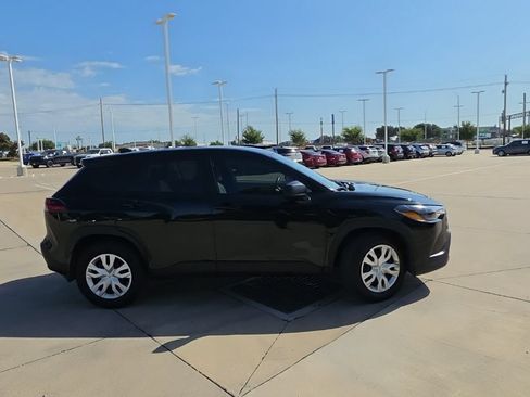Used 2026 Toyota Corolla Cross L FWD image 2