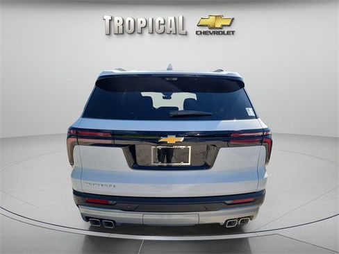 New 2026 Chevrolet Traverse LT w/ Driver Confidence Package image 4