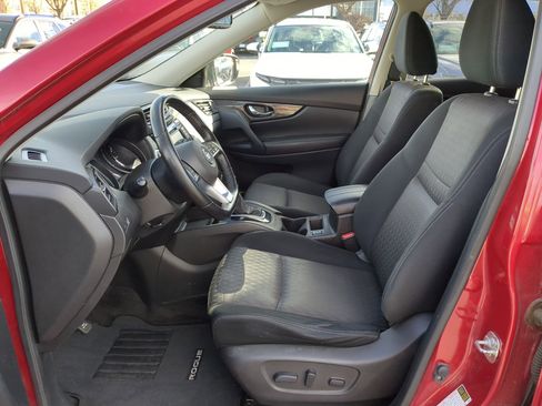 Used 2017 Nissan Rogue SV w/ SV Premium Package image 27