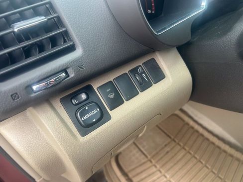 Used 2010 Toyota Highlander Limited image 10