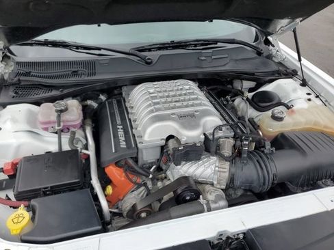 Used 2015 Dodge Challenger SRT Hellcat RWD image 11