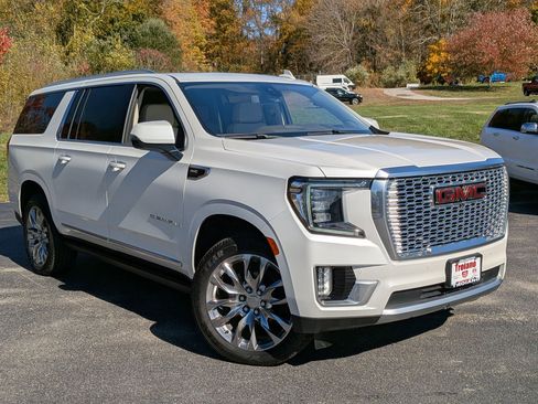 Used 2021 GMC Yukon XL Denali image 2
