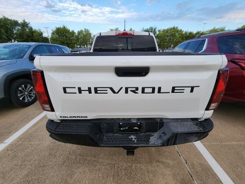 Used 2024 Chevrolet Colorado W/T w/ WT Convenience Package II RWD image 5