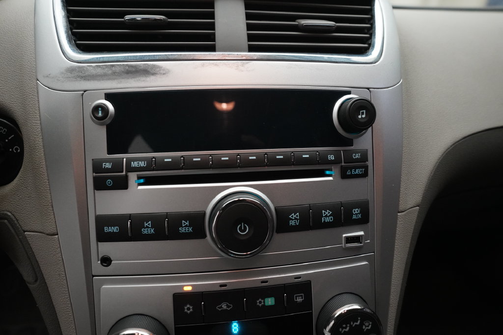 Used 2010 Chevrolet Malibu Hybrid FWD image 6