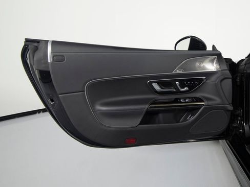 Used 2022 Mercedes-Benz SL 63 AMG 4MATIC image 10