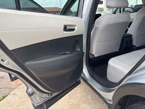 Used 2025 Toyota Corolla Cross L FWD image 19