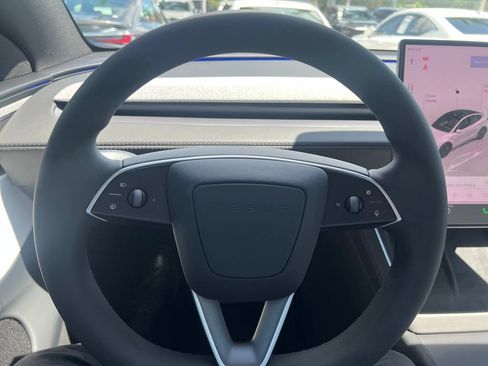 Used 2026 Tesla Model Y Long Range RWD image 4