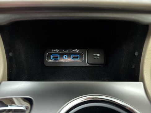 Used 2018 Jeep Grand Cherokee Overland AWD/4WD image 32