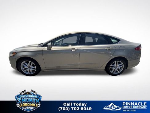 Used 2015 Ford Fusion SE FWD image 7