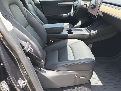 Used 2025 Tesla Model Y Long Range RWD image 13