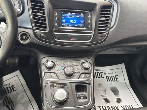Used 2016 Chrysler 200 S image 21