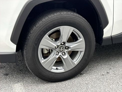 Used 2025 Toyota RAV4 XLE AWD/4WD image 7