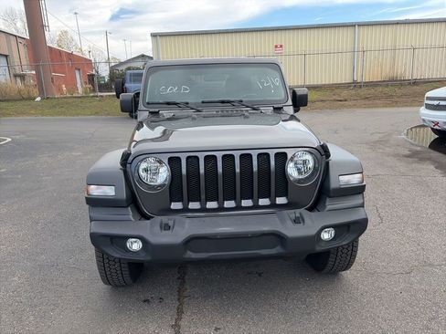 Used 2020 Jeep Wrangler Unlimited Sport S image 2