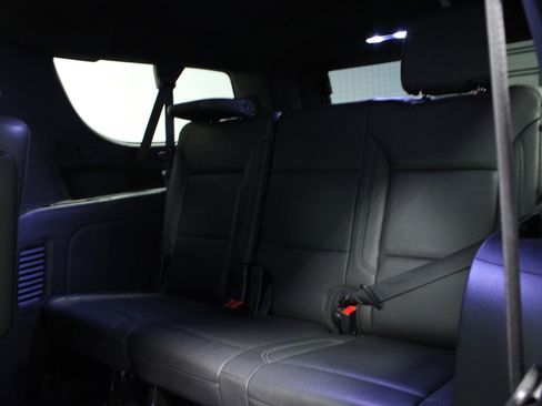 Used 2023 Chevrolet Suburban Z71 w/ Luxury Package image 14
