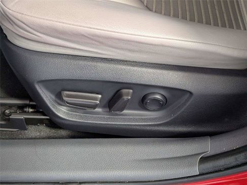 Used 2023 Toyota Camry SE FWD image 11