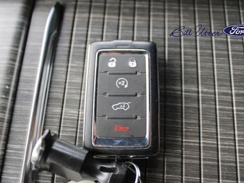 Used 2024 Jeep Wagoneer L Series II RWD image 26