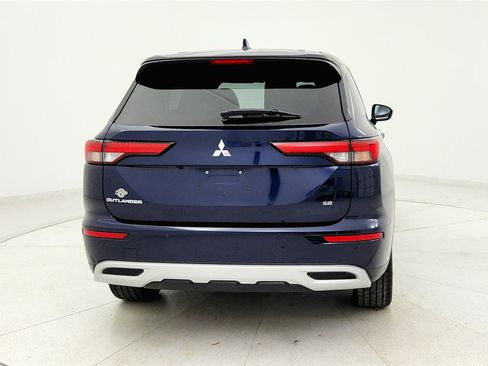 Used 2024 Mitsubishi Outlander FWD image 3