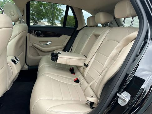 Used 2016 Mercedes-Benz GLC 300 w/ Premium Package image 18