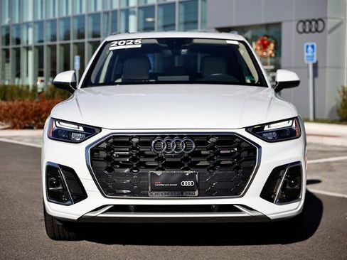 Certified 2025 Audi Q5 2.0T Premium Plus w/ Premium Plus Package image 13