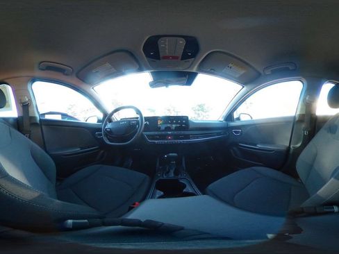 Used 2025 Kia K4 FWD image 42