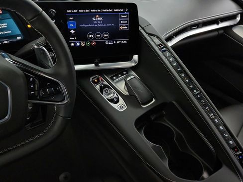 Used 2021 Chevrolet Corvette Stingray Preferred Cpe w/ Z51 Performance Package RWD image 21