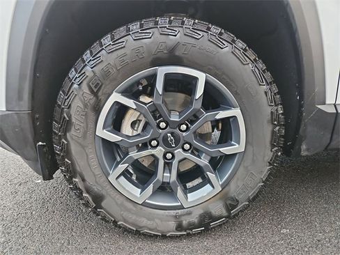 Used 2026 Chevrolet Equinox ACTIV w/ Convenience Package III image 33