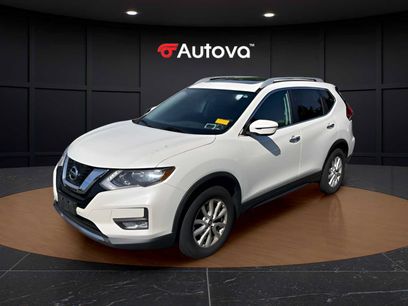 Used 2017 Nissan Rogue SV