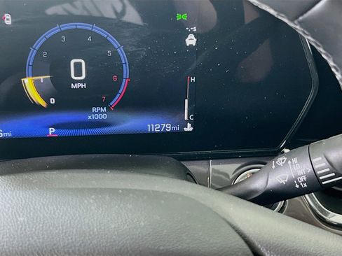 Used 2025 Chevrolet Trax ACTIV FWD image 12