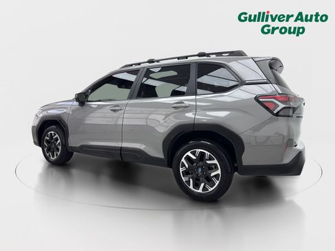 Used 2025 Subaru Forester Premium AWD/4WD image 4