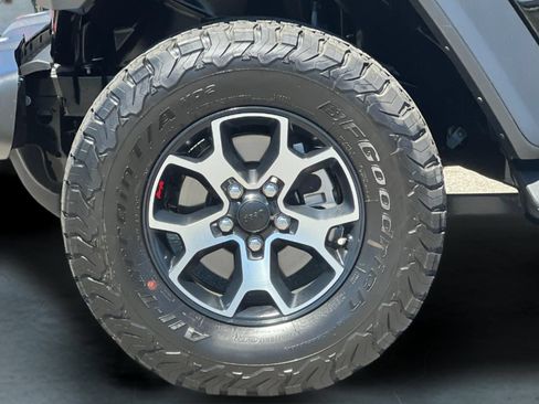 Used 2022 Jeep Wrangler Unlimited Rubicon AWD/4WD image 26