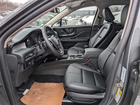 New 2026 Lincoln Corsair Premiere image 4