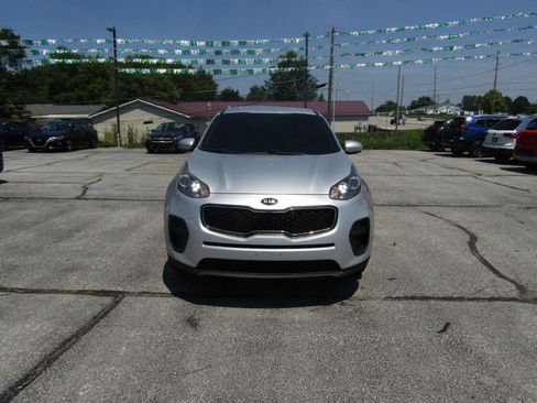 Used 2017 Kia Sportage LX FWD image 2