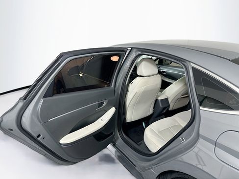 Used 2023 Hyundai Sonata SE FWD image 24