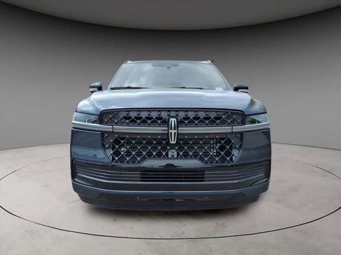 New 2025 Lincoln Navigator Reserve w/ Jet Appearance Package image 12