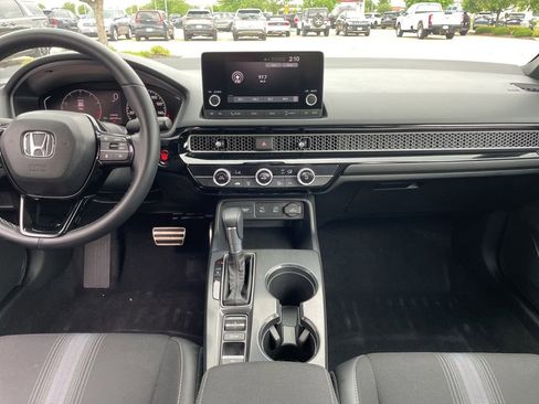 Used 2025 Honda Civic Sport image 11