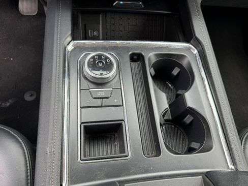 Used 2024 Ford Expedition XLT image 15