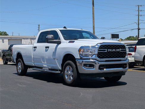 Used 2024 RAM 2500 Big Horn AWD/4WD image 15