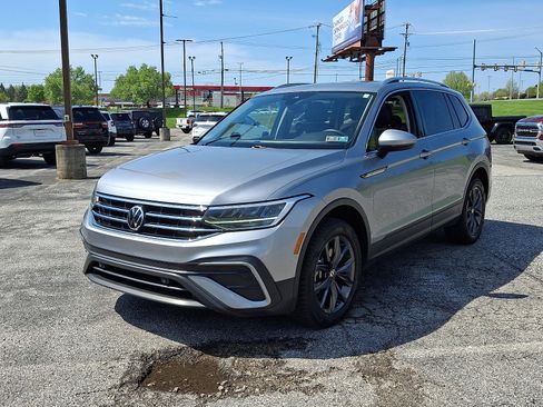 Used 2022 Volkswagen Tiguan SE image 5