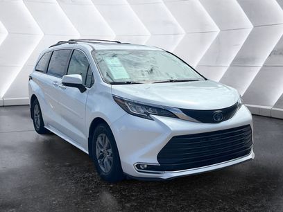 Used 2022 Toyota Sienna XLE