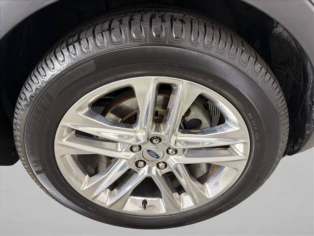 Used 2016 Ford Explorer XLT w/ Equipment Group 202A FWD image 13