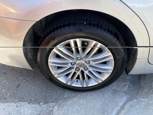 Used 2014 Lexus ES 350 w/ Premium Package FWD image 7