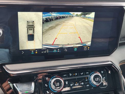 Used 2022 GMC Sierra 1500 AT4 w/ Sierra Safety Plus Package AWD/4WD image 7