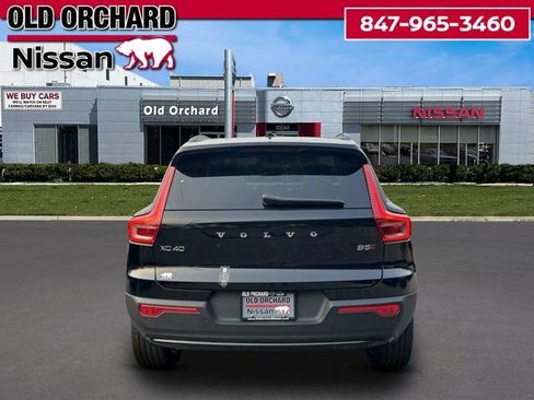 Used 2025 Volvo XC40 B5 Plus AWD/4WD image 7
